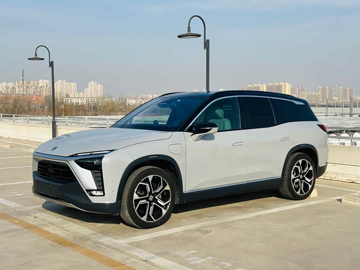 Фото 1 - Nio ES8