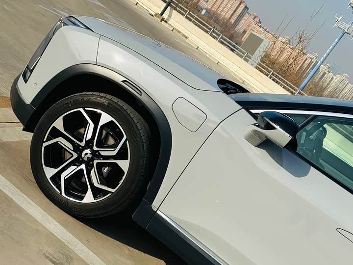 Фото 8 - Nio ES8