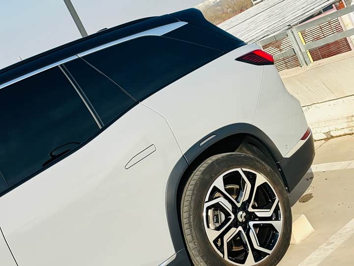 Фото 9 - Nio ES8