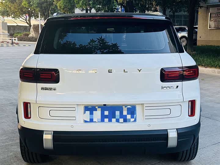 Фото 3 - Geely Icon