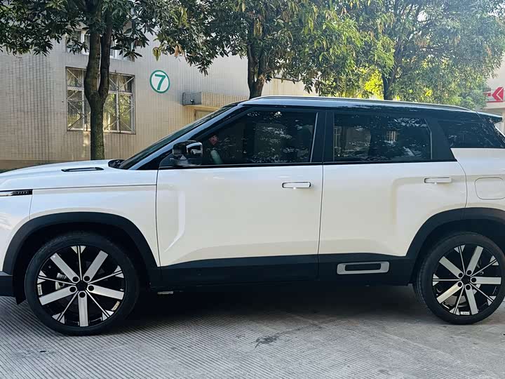 Фото 4 - Geely Icon