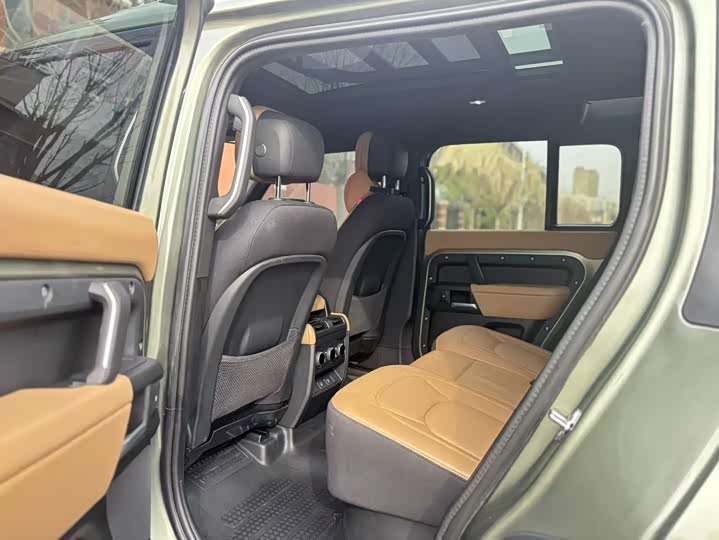 Фото 6 - Land Rover Defender