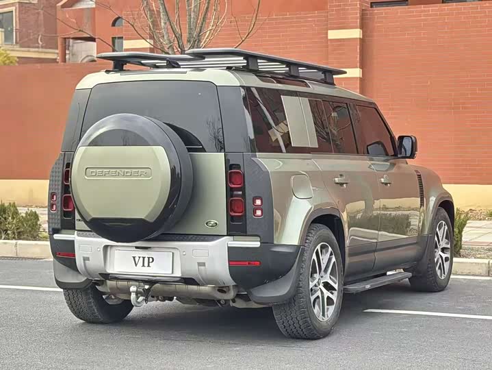 Фото 9 - Land Rover Defender