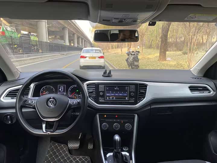 Фото 7 - Volkswagen T-Roc