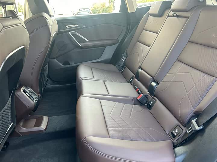 Фото 6 - BMW iX1