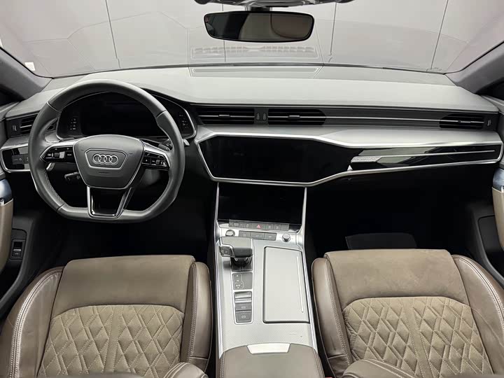 Фото 5 - Audi A7L