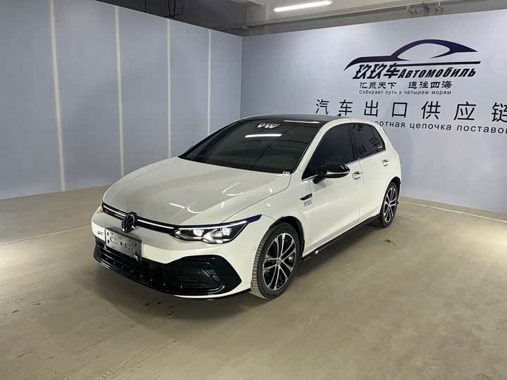 Фото 1 - Volkswagen Golf