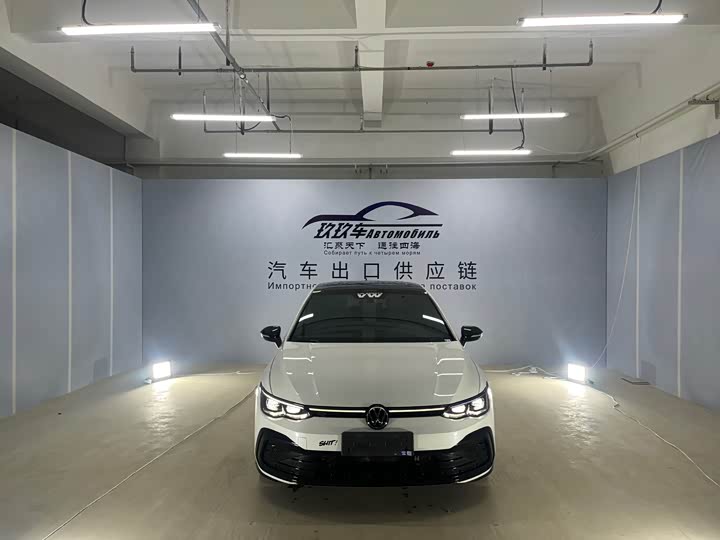 Фото 3 - Volkswagen Golf