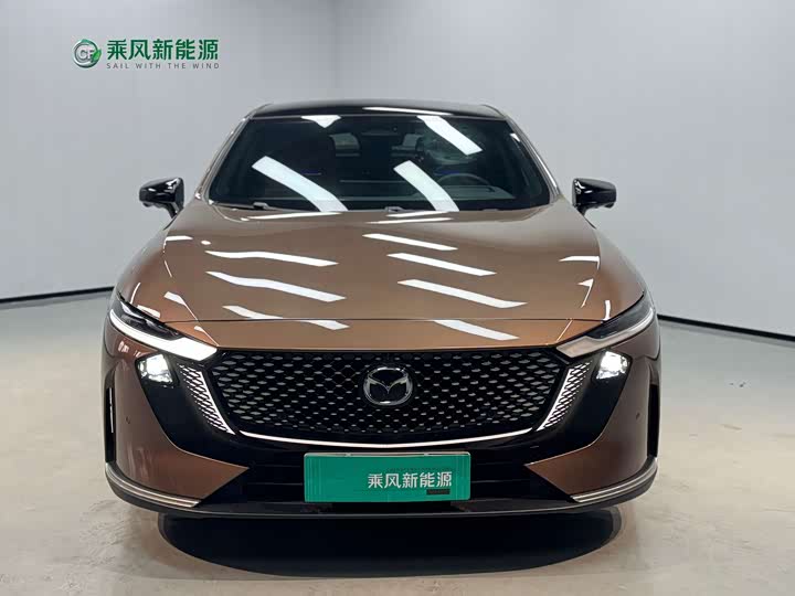 Фото 3 - Mazda EZ-6