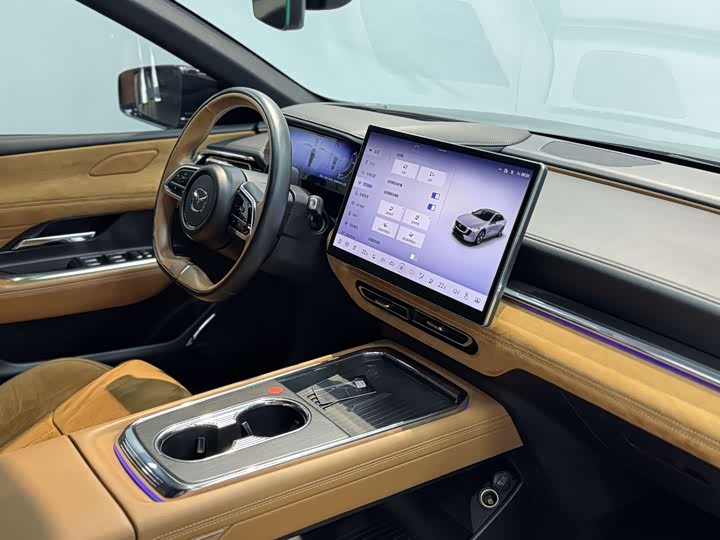 Фото 9 - Mazda EZ-6