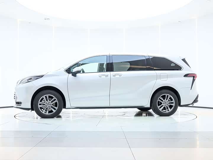 Фото 3 - Toyota Sienna