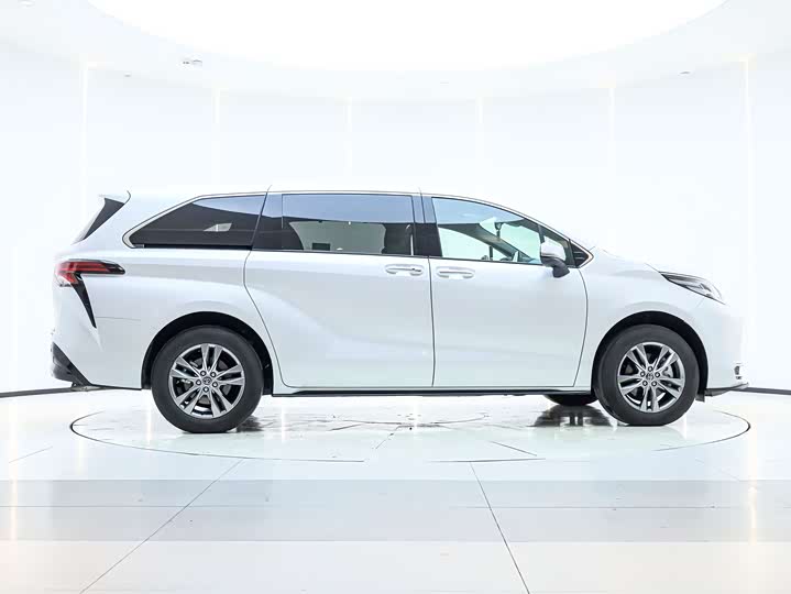 Фото 6 - Toyota Sienna