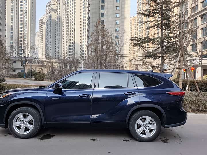 Фото 4 - Toyota Highlander