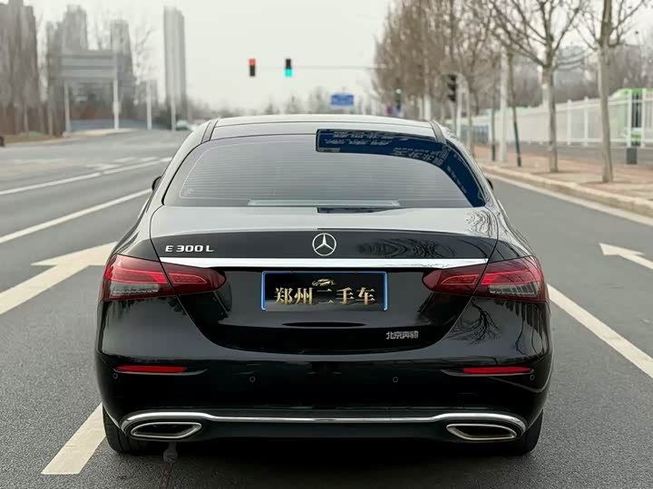 Photo 8 - Mercedes-Benz E-Class