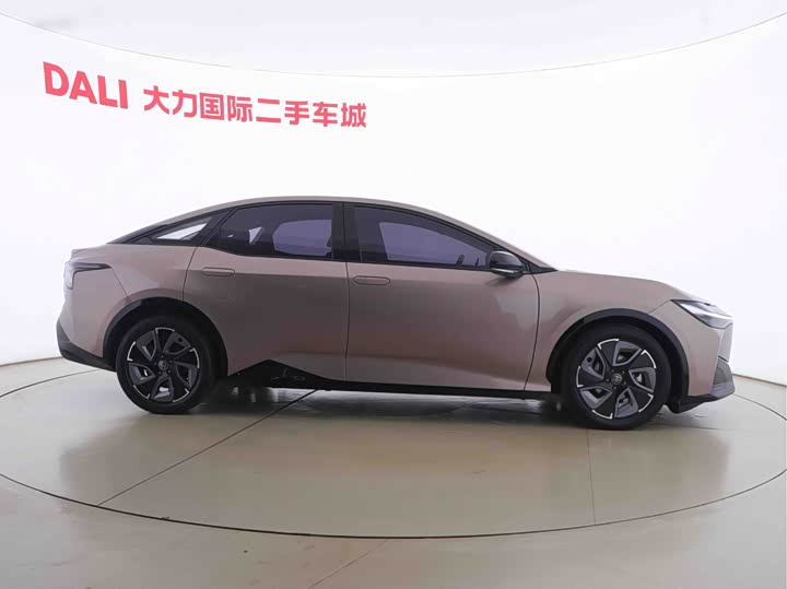 Фото 4 - Toyota bZ3