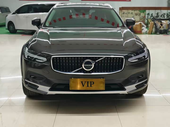 Фото 2 - Volvo V90
