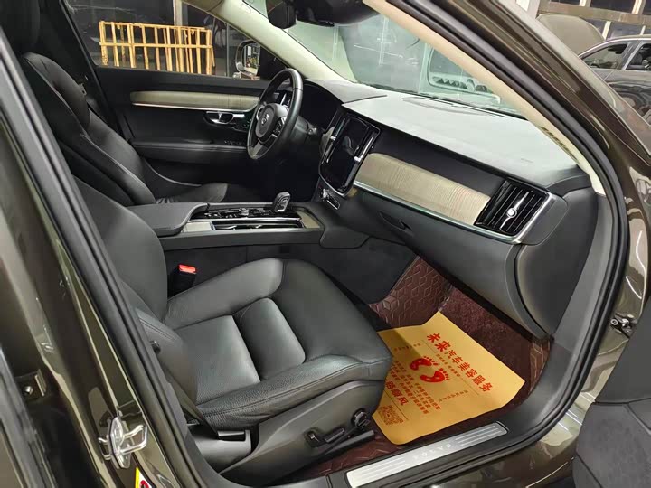 Фото 6 - Volvo V90