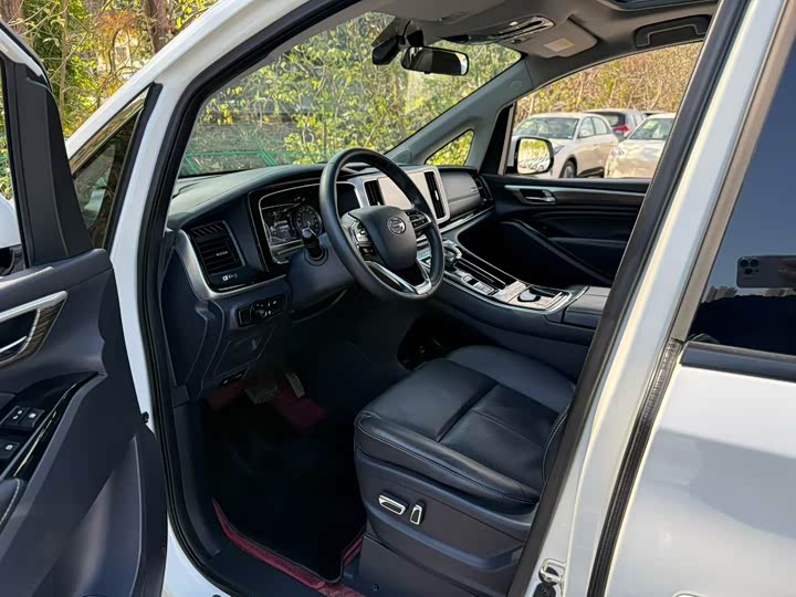 Фото 4 - GAC Trumpchi M8