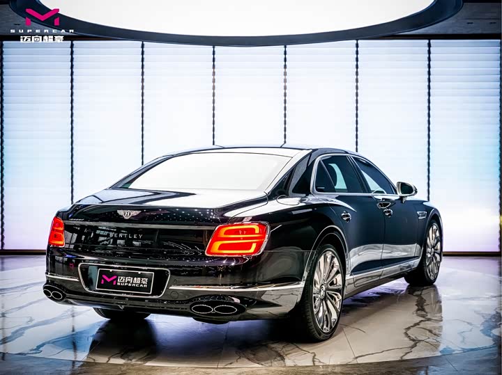 Фото 4 - Bentley Flying Spur