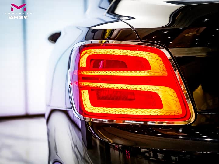 Фото 8 - Bentley Flying Spur