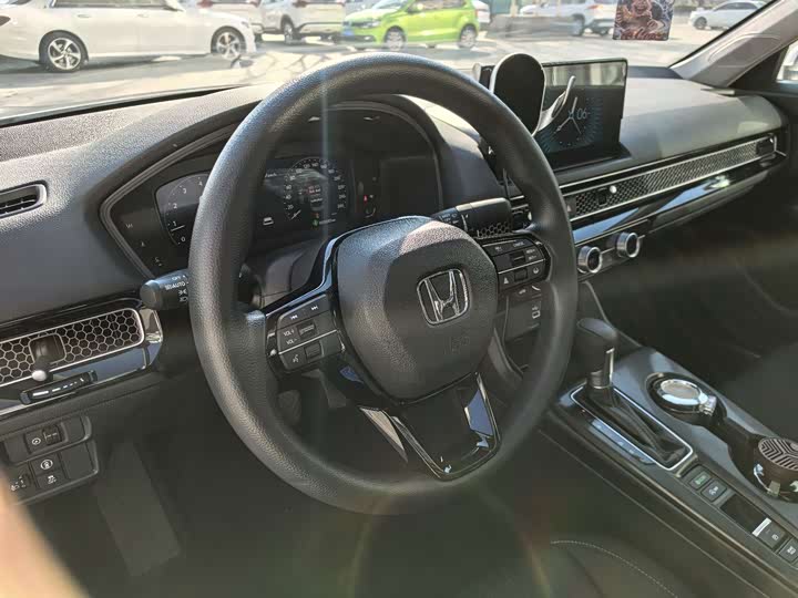 Фото 9 - Honda Civic