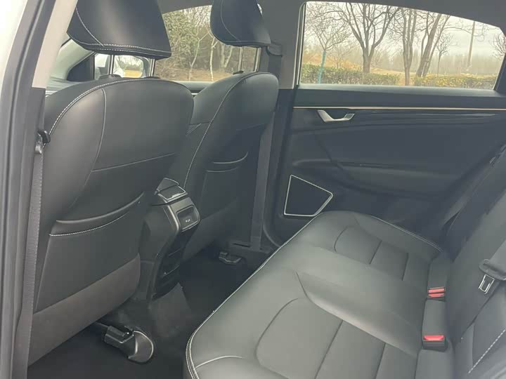 Фото 6 - Geely Emgrand GL