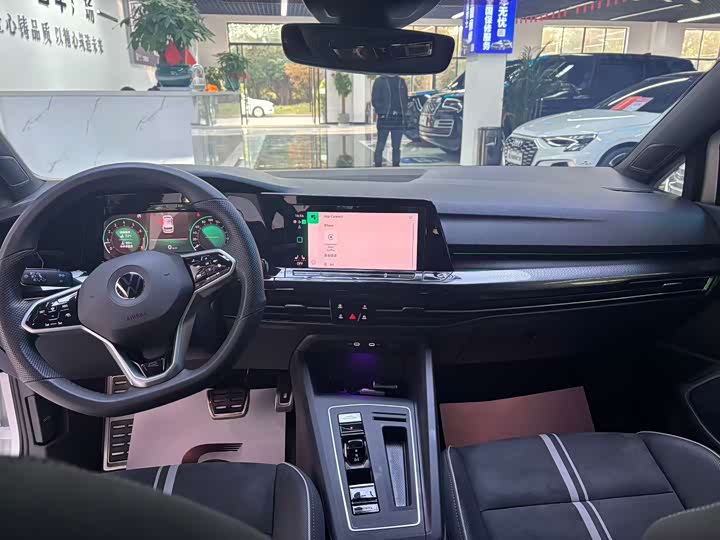 Фото 5 - Volkswagen Golf