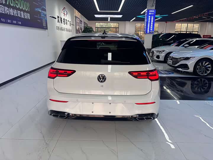 Фото 8 - Volkswagen Golf