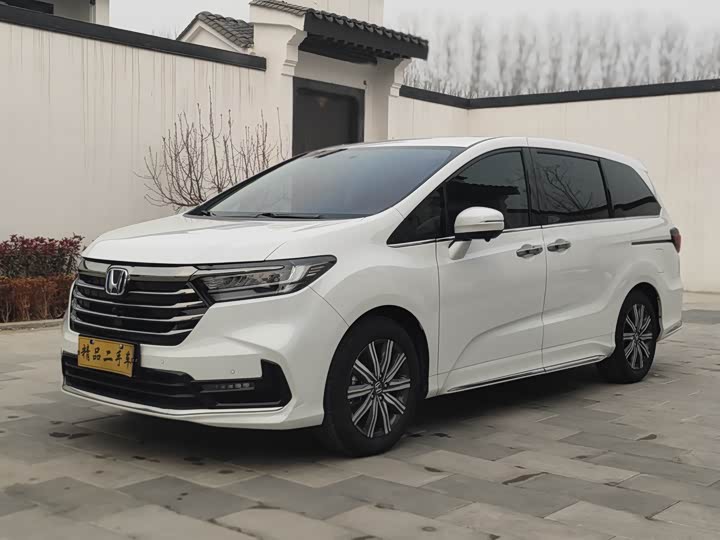 Фото 1 - Honda Odyssey