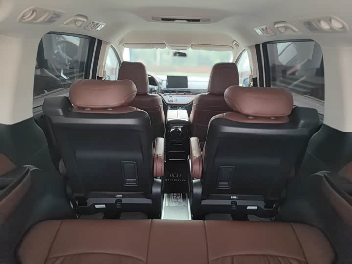 Фото 9 - Honda Odyssey