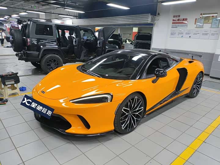 Фото 1 - McLaren GT