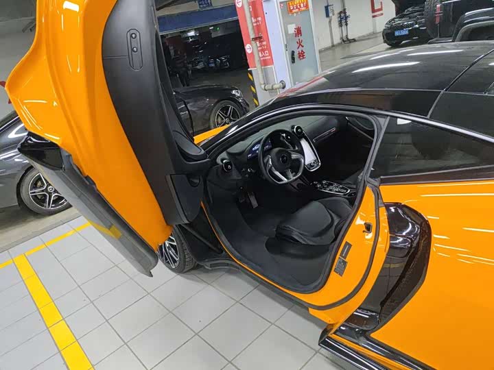 Фото 7 - McLaren GT