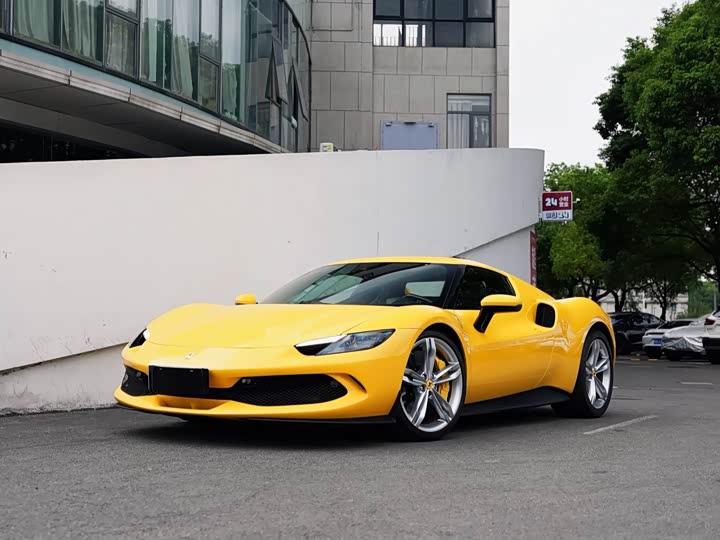 Фото 1 - Ferrari 296