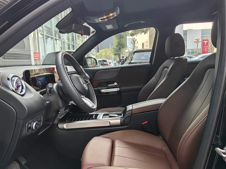 Фото 9 - Mercedes-Benz GLB-Class