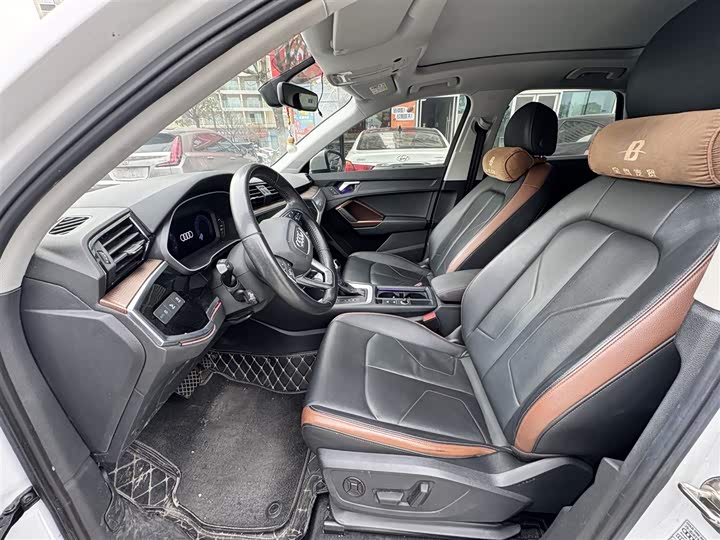 Фото 4 - Audi Q3