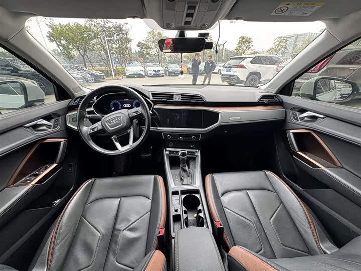 Фото 6 - Audi Q3