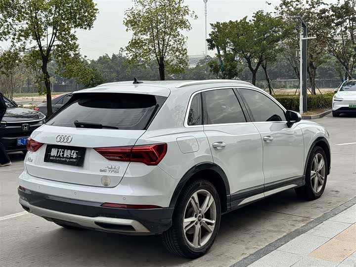 Фото 7 - Audi Q3