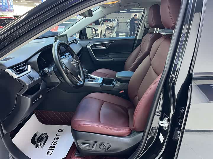 Фото 4 - Toyota RAV4 Hybrid