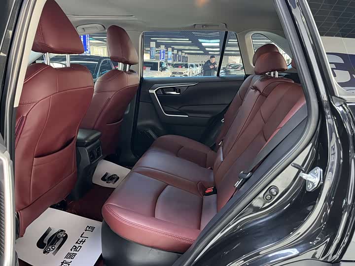 Фото 5 - Toyota RAV4 Hybrid