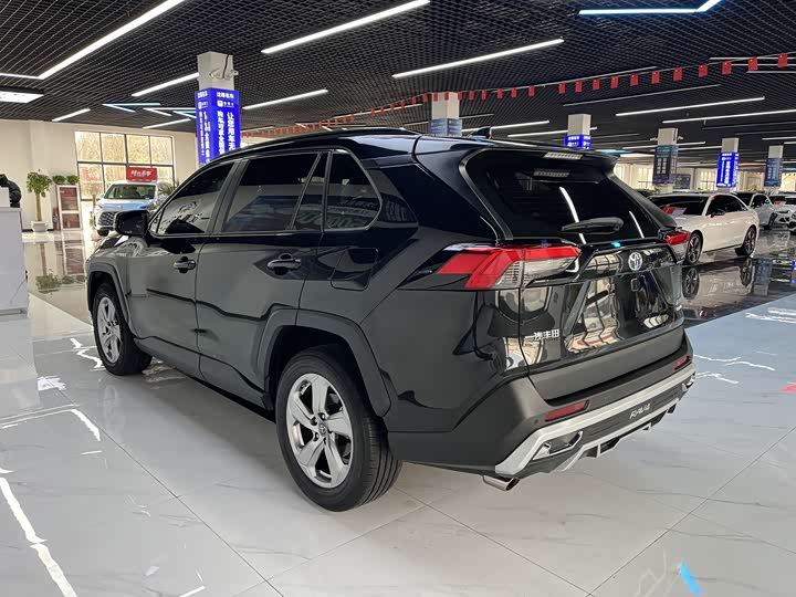 Фото 7 - Toyota RAV4 Hybrid