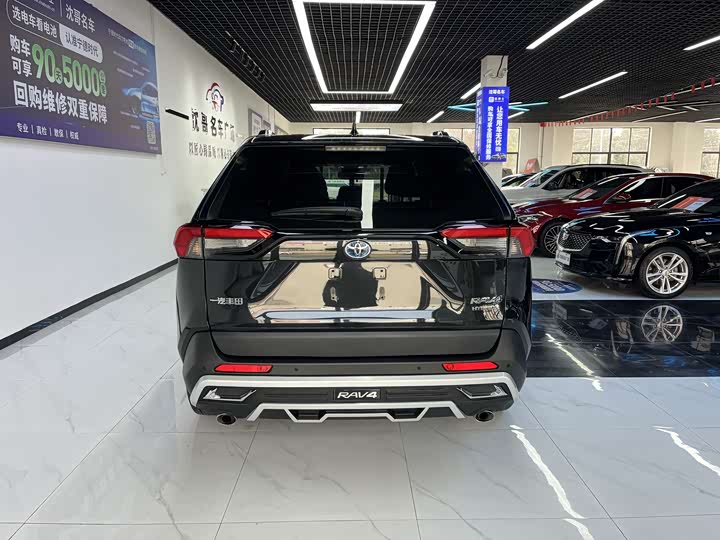 Фото 8 - Toyota RAV4 Hybrid