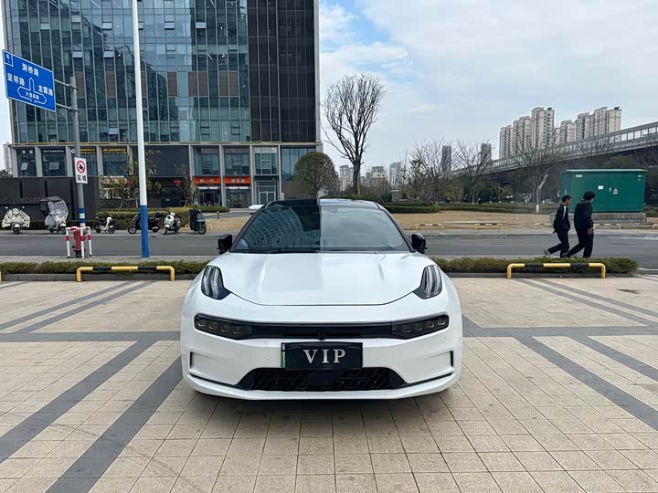 Фото 1 - Zeekr 001