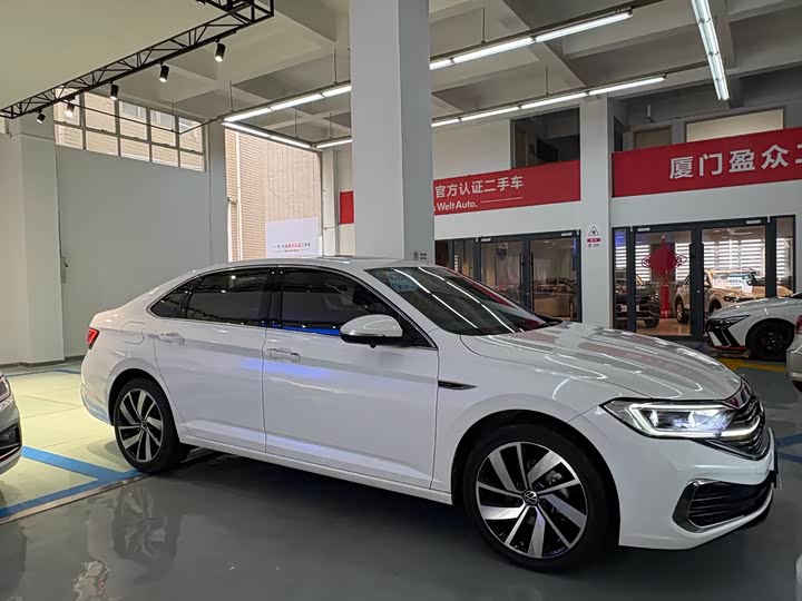 Фото 3 - Volkswagen Sagitar L