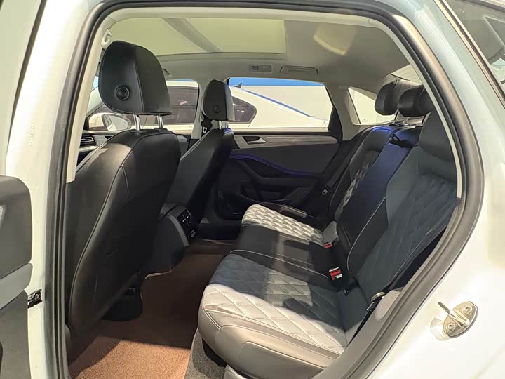 Фото 5 - Volkswagen Sagitar L