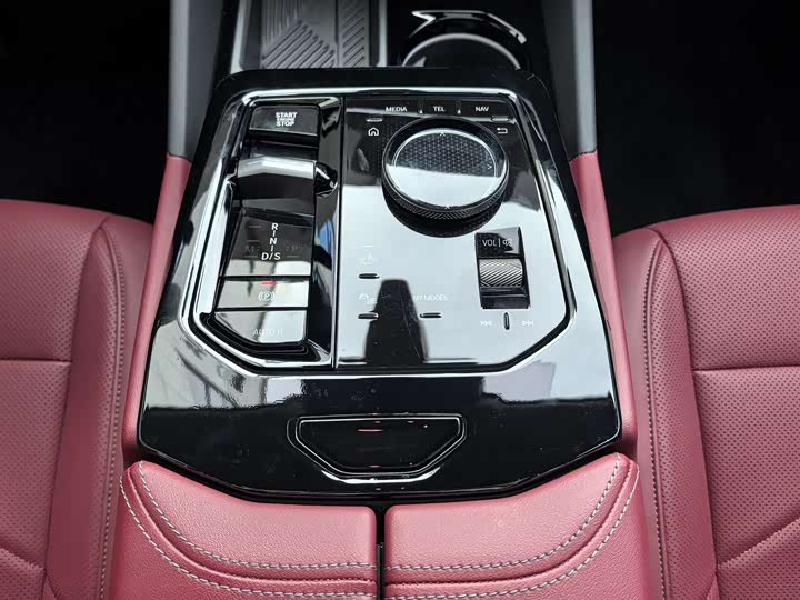 Фото 6 - BMW 5 Series