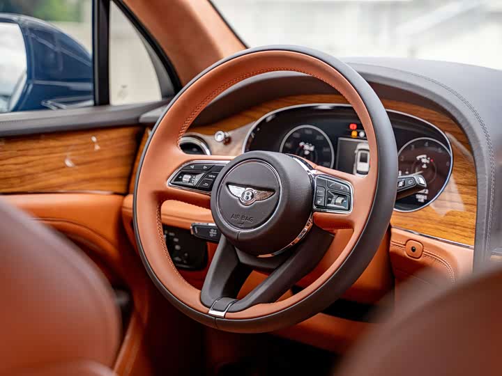 Фото 8 - Bentley Bentayga