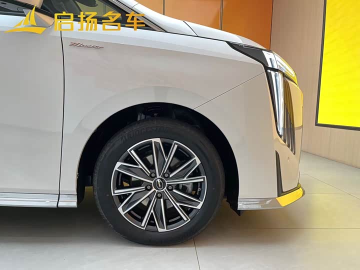 Фото 3 - GAC Trumpchi M8