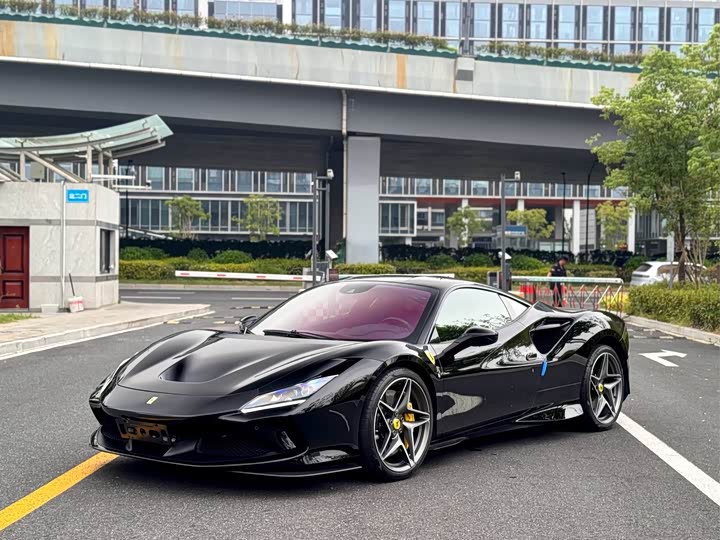 Фото 3 - Ferrari F8