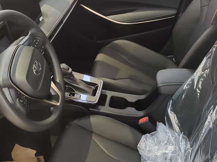 Фото 3 - Toyota Corolla