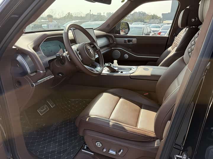 Фото 5 - Tank 700 Hybrid